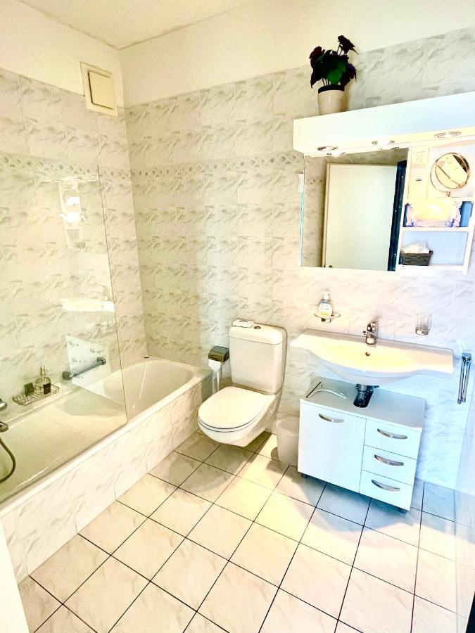 Blue2M2 Apartment Lugano Bagian luar foto